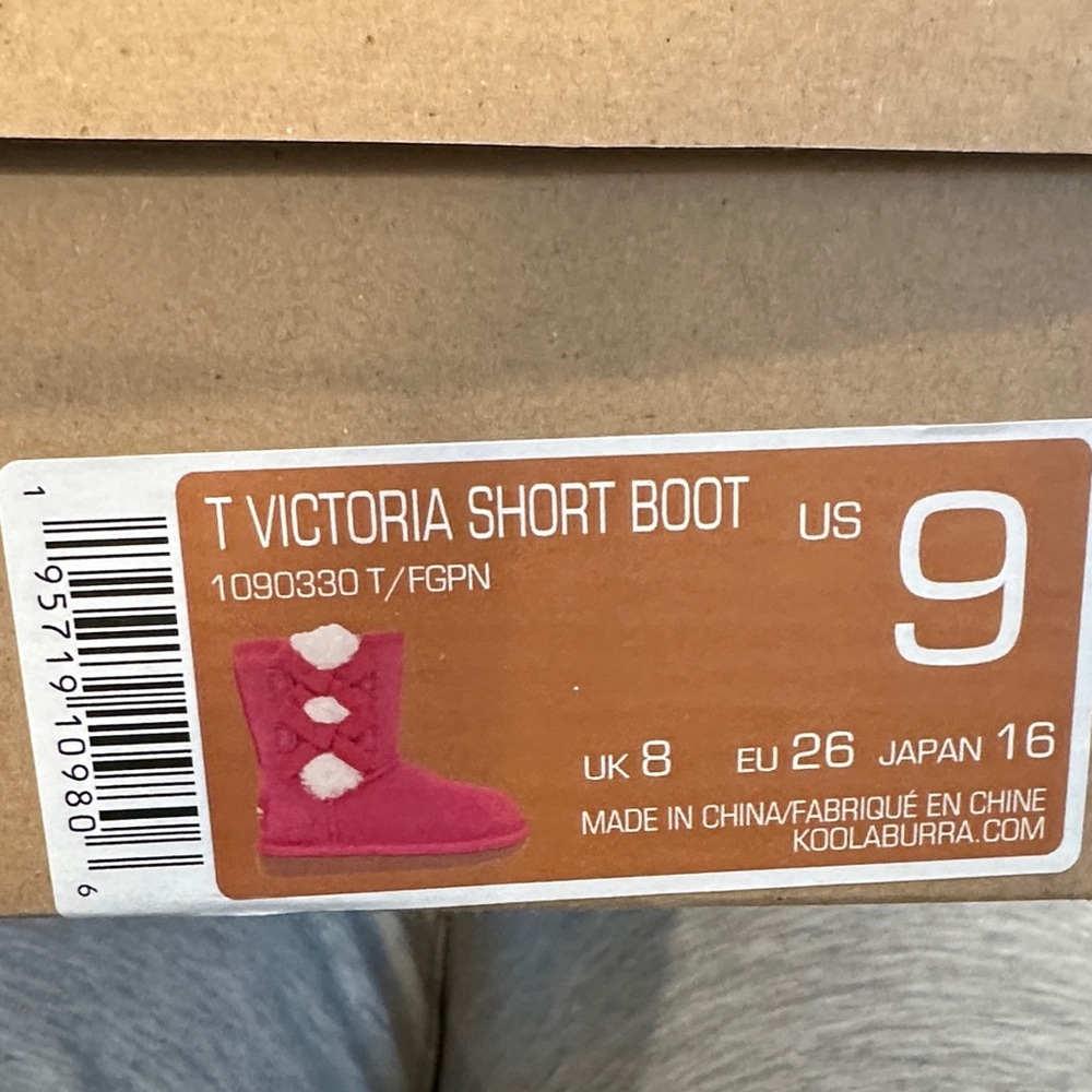 Koolaburra Kids Fuchsia Short Boots brand new in Box